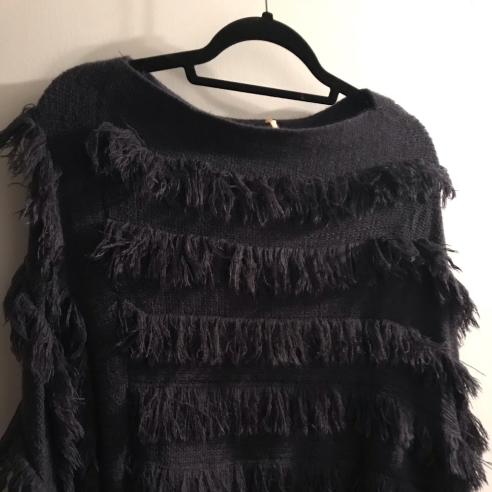 Elan shawl with fringes